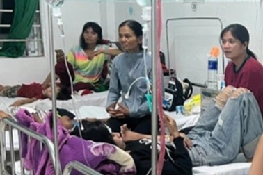 131 người nhập viện sau tiệc tân gia, nghi do ngộ độc thực phẩm