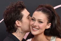 Con dâu nhà Beckham ấm ức vì bị xem là “tội đồ” trong mâu thuẫn gia đình