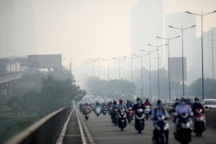 Sương mù dày đặc bao phủ Sài Gòn ngày cuối tuần