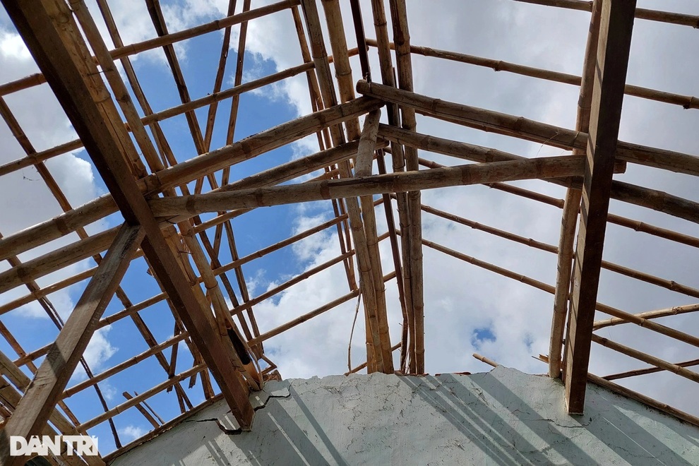 Lũ ập về, nhà kêu răng rắc rồi đổ sập trong tích tắc - 7 Lũ ập về, nhà kêu răng rắc rồi đổ sập trong tích tắc - 7