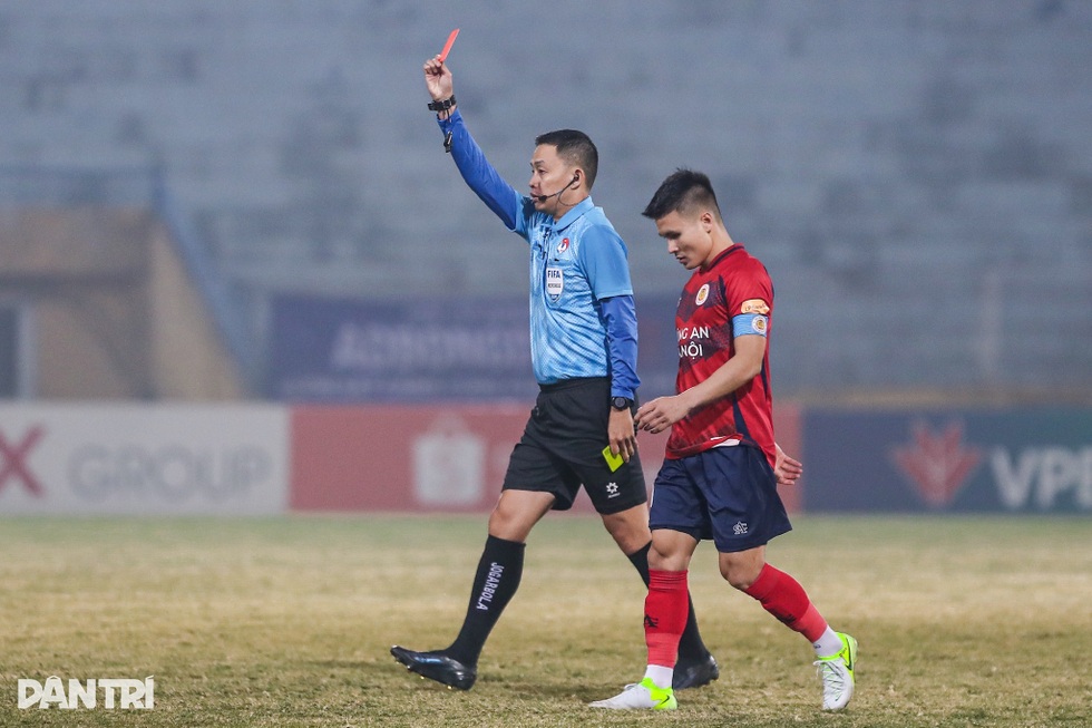 Chuyên gia: Trọng tài V-League non nớt, nhưng HLV cần tôn trọng cuộc chơi - 4 Chuyên gia: Trọng tài V-League non nớt, nhưng HLV cần tôn trọng cuộc chơi - 4