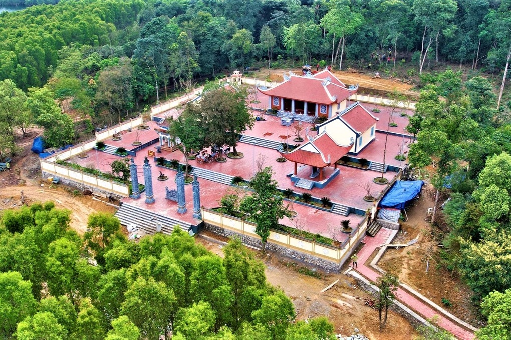 Khánh thành tổng thể đền thờ anh hùng liệt sỹ giữa lòng hồ Kẻ Gỗ - 2 Khánh thành tổng thể đền thờ anh hùng liệt sỹ giữa lòng hồ Kẻ Gỗ - 2