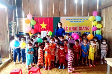 Học sinh Tắk Pổ, Trà Leng rộn ràng trong ngày khai giảng