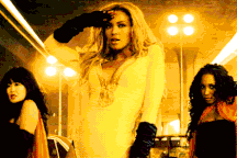 Sao và những bộ trang phục trở thành biểu tượng