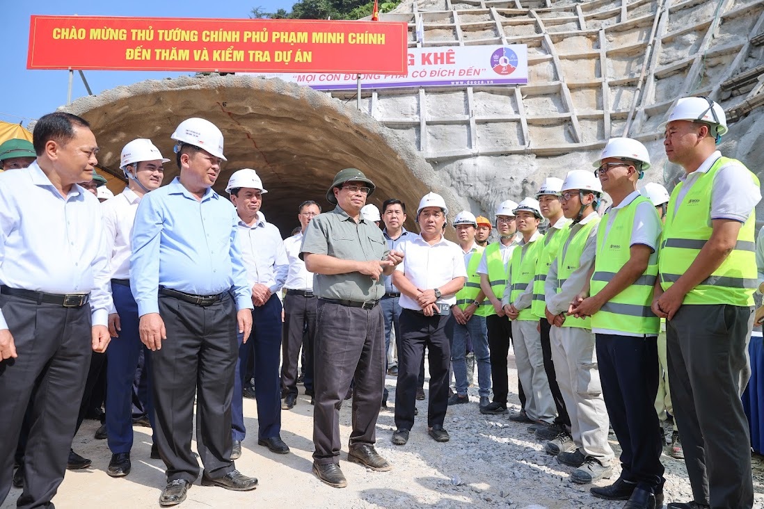 Đổi mới, bứt phá, đưa đất nước vững bước tiến vào kỷ nguyên vươn mình - 7 Đổi mới, bứt phá, đưa đất nước vững bước tiến vào kỷ nguyên vươn mình - 7
