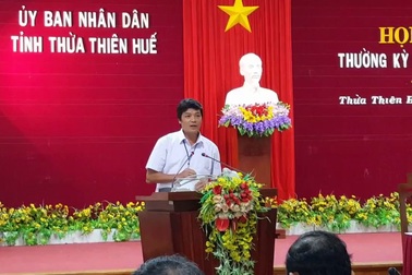 Ông Hoàng Ngọc Khanh, Chánh Văn phòng UBND tỉnh Thừa Thiên Huế trả lời báo Dân trí vụ cán bộ xã Dương Hòa đi nghỉ mát trong giờ làm việc