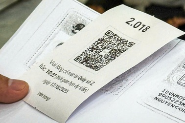 10 người làm thủ tục mà số thứ tự đến 42: Phường đổi cách lấy số