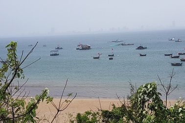 Kiểm tra thông tin biển Đà Nẵng xuất hiện vệt nước màu đỏ