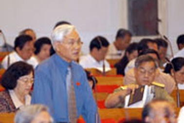 Luật Thương mại ''bỏ rơi'' người bán hàng rong?