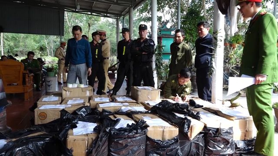 Thưởng nóng chuyên án bắt giữ gần 1 tấn pháo - 2 Thưởng nóng chuyên án bắt giữ gần 1 tấn pháo - 2