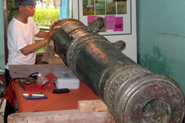 Phục chế khẩu thần công Bảo quốc an dân Đại tướng