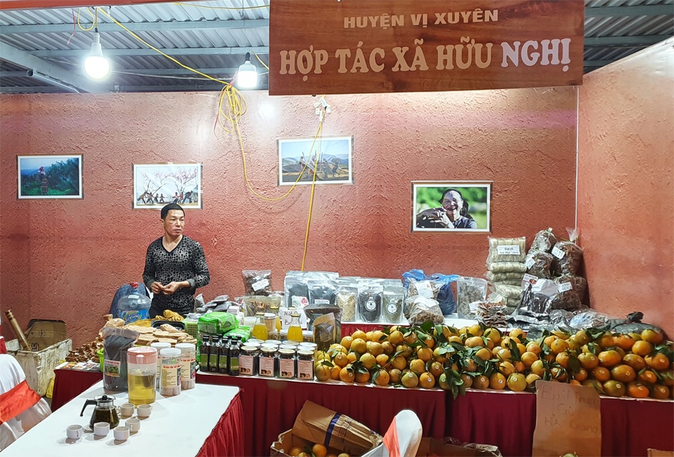 Hà Giang khoe cam sành, chè shan tuyết với người Hà Nội - 4 Hà Giang khoe cam sành, chè shan tuyết với người Hà Nội - 4