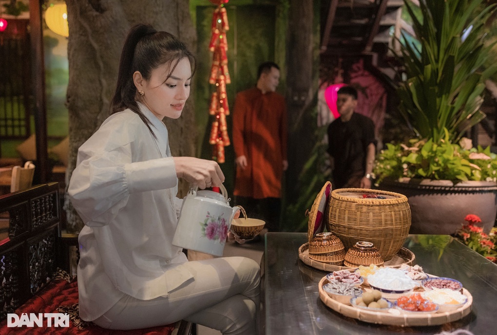 Siêu mẫu Vũ Thu Phương: Lớp 1 tôi biết nấu cơm, lớp 3 biết nấu cỗ - 2 Siêu mẫu Vũ Thu Phương: Lớp 1 tôi biết nấu cơm, lớp 3 biết nấu cỗ - 2