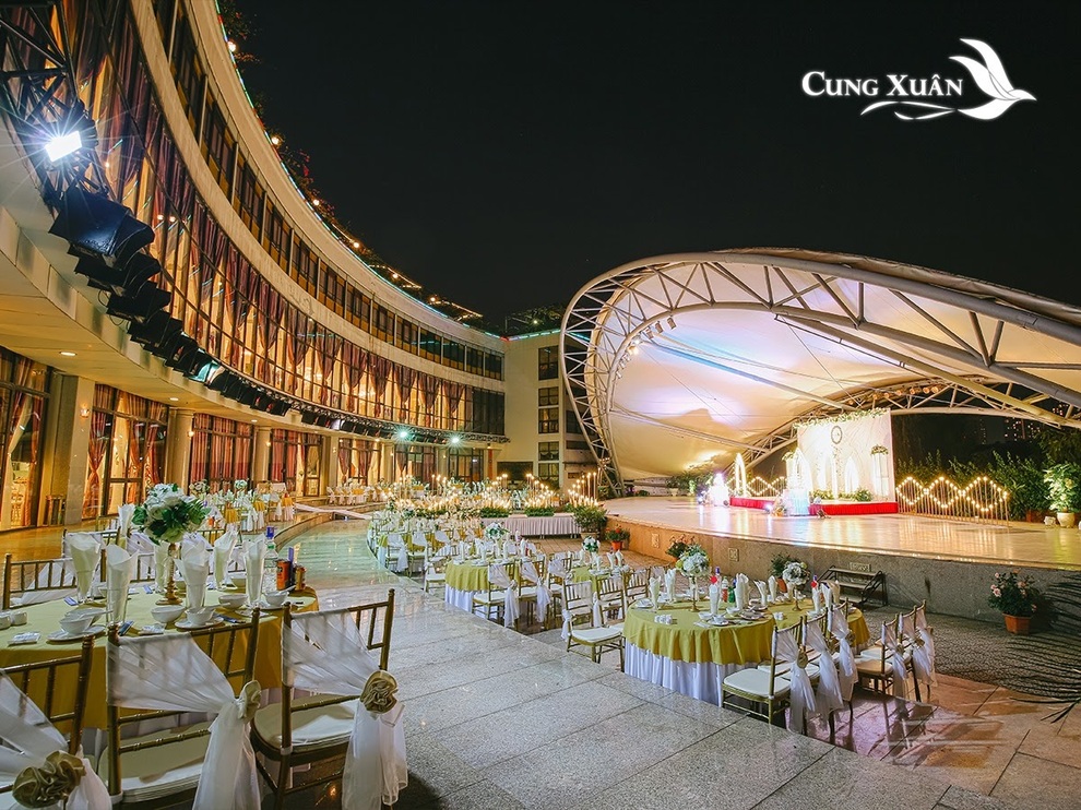 Không gian xa hoa và thực đơn thượng hạng tại Cung Xuân - 3 Không gian xa hoa và thực đơn thượng hạng tại Cung Xuân - 3