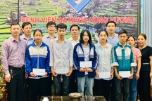 Thầy giáo nghỉ hưu hết lòng với công tác khuyến học