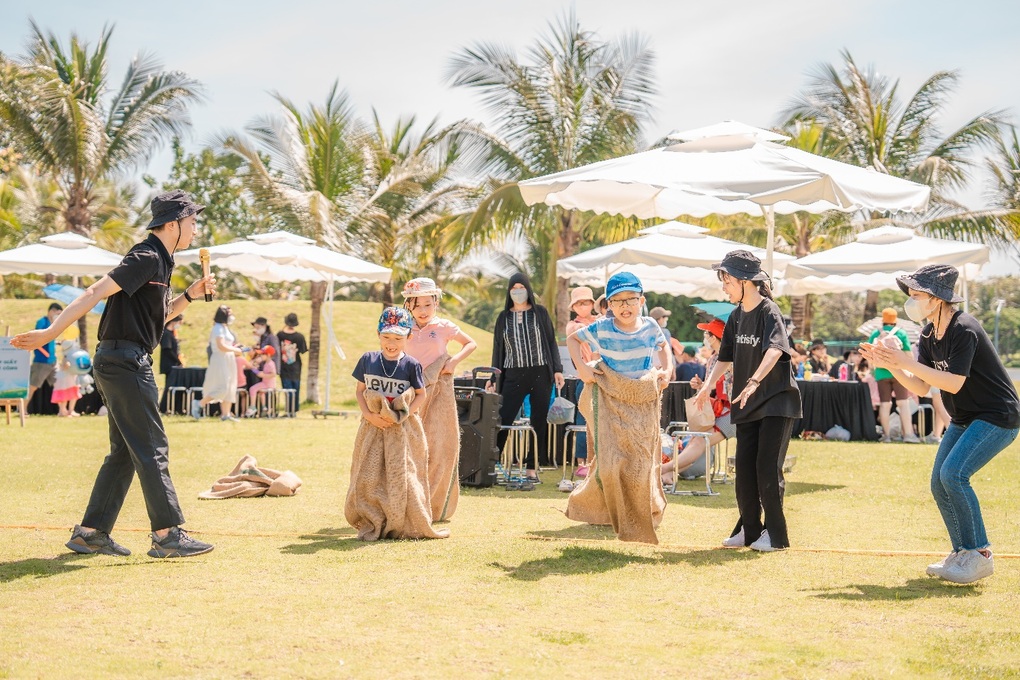 Những chuyến tàu trở về tuổi thơ xuất phát tại đại đô thị xanh Ecopark - 4 Những chuyến tàu trở về tuổi thơ xuất phát tại đại đô thị xanh Ecopark - 4