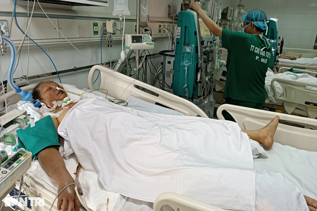 Bác sĩ BV Việt Đức kêu gọi cứu tính mạng người đàn bà nghèo khổ suy đa tạng - 5 Bác sĩ BV Việt Đức kêu gọi cứu tính mạng người đàn bà nghèo khổ suy đa tạng - 5