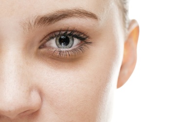 Bắt mạch sức khỏe lá gan qua dấu hiệu trên mặt