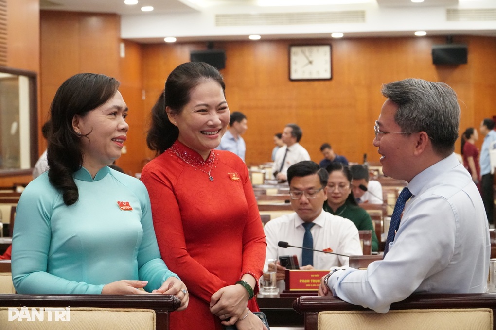 TPHCM thống nhất diện tích nhà ở tối thiểu 8m2/người để đăng ký thường trú - 1