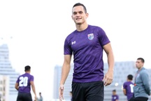 Cầu thủ Thái Lan tươi rói trên sân tập sau khi HLV Rajevac bị sa thải