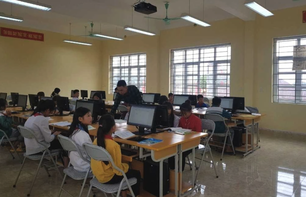 Hỗ trợ đồng bào dân tộc thiểu số tiếp cận công nghệ thông tin - 1 Hỗ trợ đồng bào dân tộc thiểu số tiếp cận công nghệ thông tin - 1