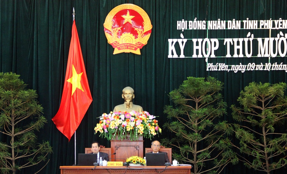 Vắng người đứng đầu tại kỳ họp HĐND tỉnh Phú Yên - 3 Vắng người đứng đầu tại kỳ họp HĐND tỉnh Phú Yên - 3