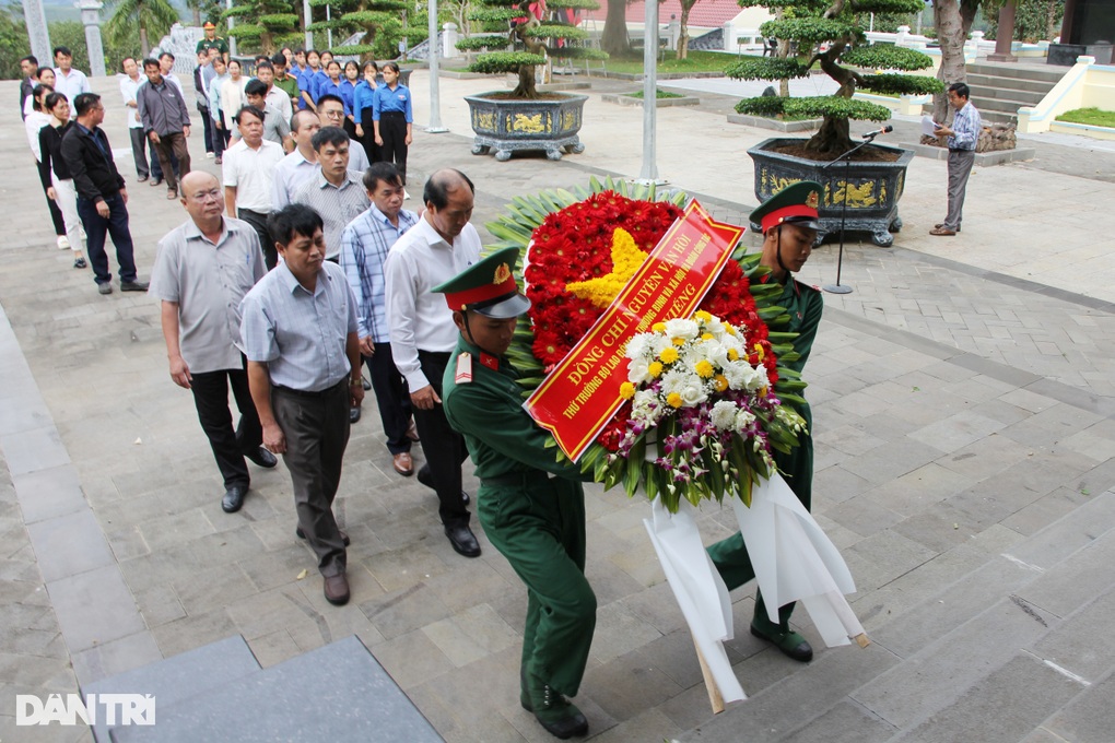 Bộ LĐ-TBXH thăm, tặng quà trung tâm bảo trợ, gia đình chính sách ở Kon Tum - 7