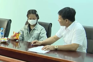 Bé gái 13 tuổi bị bán qua 2 nước, gia đình bị ép gửi tiền chuộc