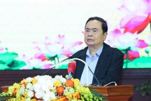 Chủ tịch Quốc hội thăm, tặng quà lực lượng vũ trang, nhân dân tỉnh Yên Bái