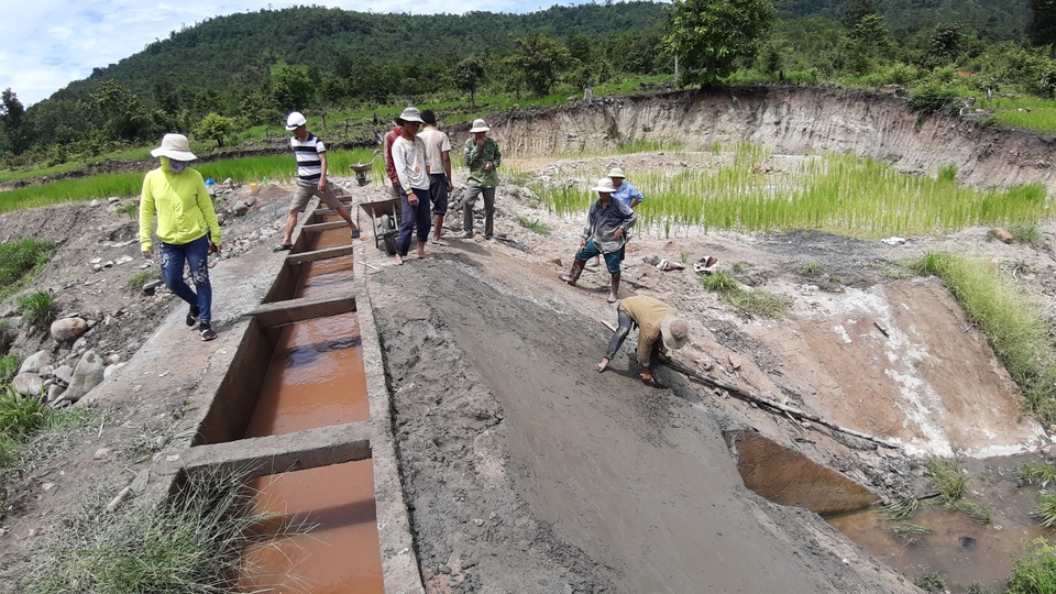 Dự án trăm tỷ vừa xong đã hỏng: Phát hiện đắp bùn nhão để trám bê tông - 6 Dự án trăm tỷ vừa xong đã hỏng: Phát hiện đắp bùn nhão để trám bê tông - 6
