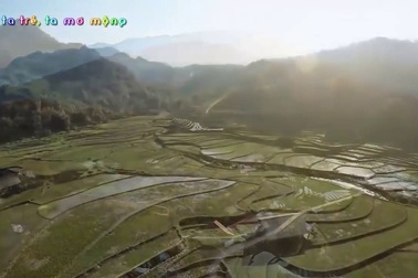 Bài hát có tiết tấu nhanh, vui tươi nên rất hợp với chặng đường du hí.