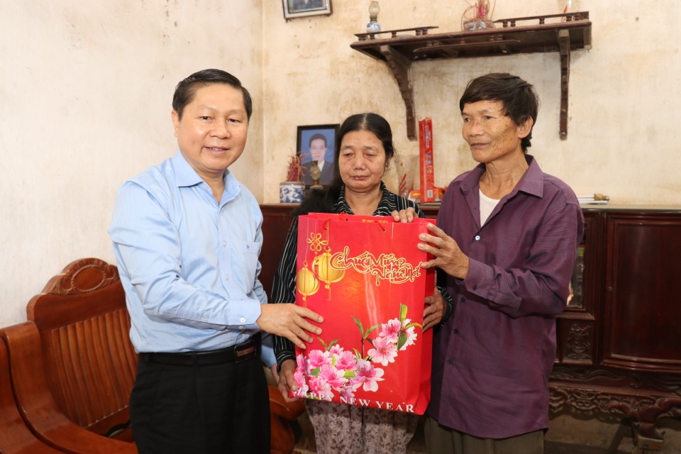 Tết này, gia đình vui hơn khi có sự quan tâm của ngành LĐ-TBXH - 9 Tết này, gia đình vui hơn khi có sự quan tâm của ngành LĐ-TBXH - 9
