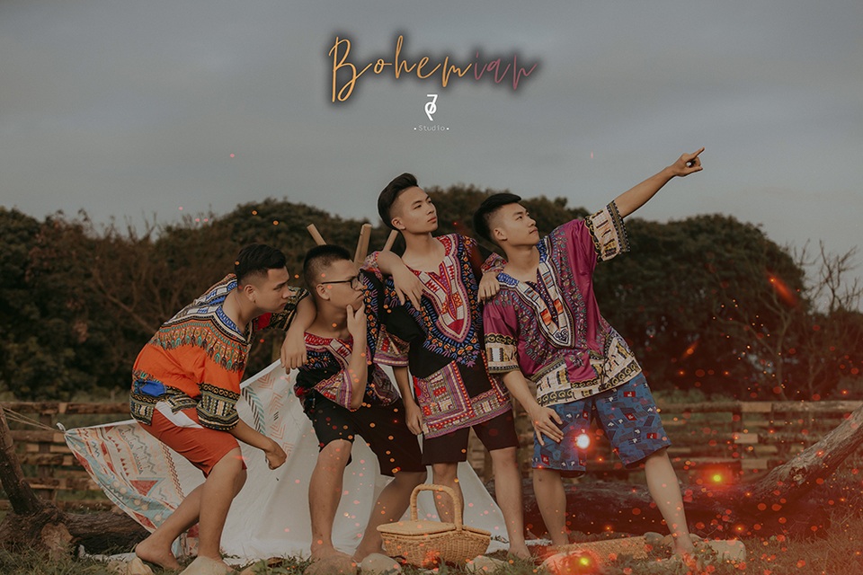 Ấn tượng bộ ảnh kỷ yếu phong cách du mục, đong đầy tình bạn - 4 Ấn tượng bộ ảnh kỷ yếu phong cách du mục, đong đầy tình bạn - 4