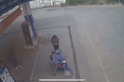 Người chồng để quên vợ khi đổ xăng, nhân viên phải phóng xe đuổi theo 8km