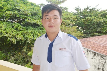 Khen thưởng học sinh trường làng đạt giải cao cuộc thi Sáng tạo khoa học kỹ thuật toàn quốc