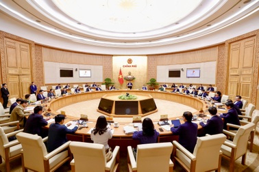 Thủ tướng: Không được bỏ mặc người dân, doanh nghiệp gặp khó khăn