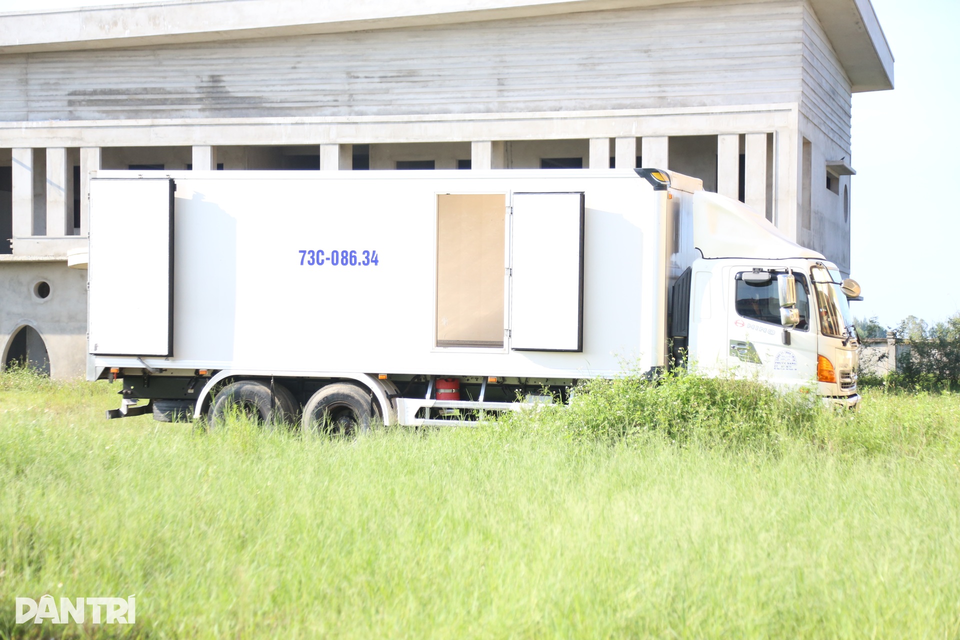 Trường hơn 23 tỷ đồng bỏ hoang, gần 100 trẻ dùng chung một nhà vệ sinh - 8