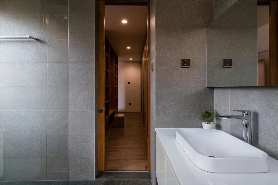 Ngôi nhà bằng gạch mộc gây ấn tượng bởi thiết kế “vừa cũ, vừa mới” - 7 Ngôi nhà bằng gạch mộc gây ấn tượng bởi thiết kế “vừa cũ, vừa mới” - 7