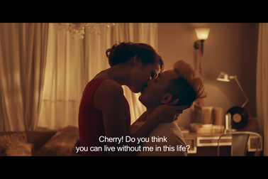 Bất ngờ trước màn “khoá môi” nóng bỏng của Lilly Nguyễn và Trấn Thành