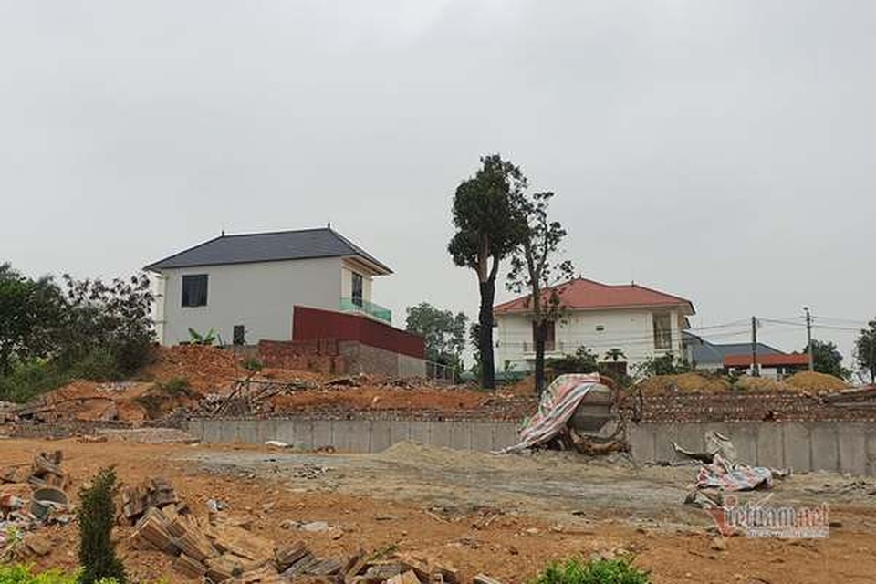 Cận cảnh những ngôi biệt thự trên đất rừng ở Vĩnh Phúc - 7 Cận cảnh những ngôi biệt thự trên đất rừng ở Vĩnh Phúc - 7