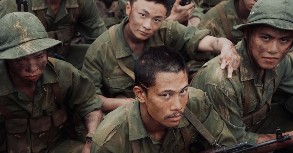 Phương Nam vào vai Tạ Mưa đỏ: Leo 39 tầng để giảm cân, chưa thoát vai - 3 Phương Nam vào vai Tạ Mưa đỏ: Leo 39 tầng để giảm cân, chưa thoát vai - 3
