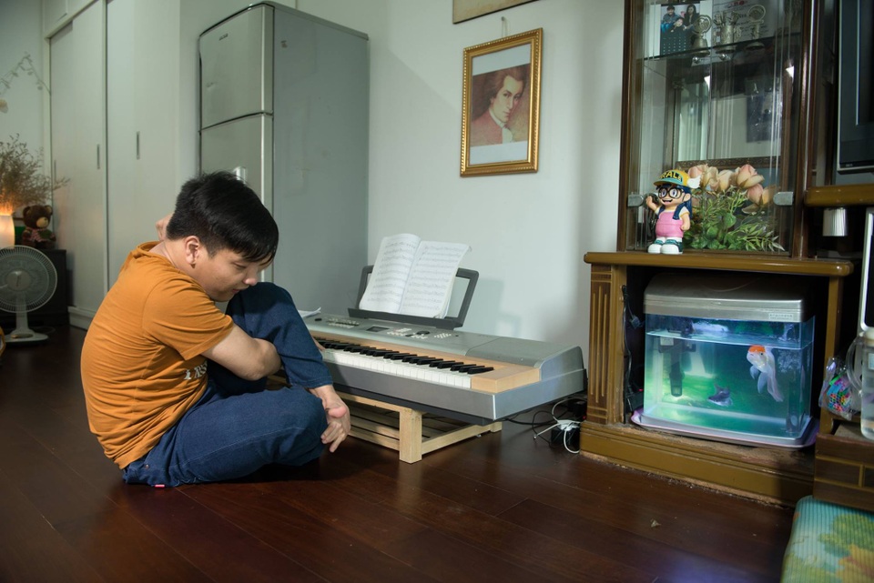 Trái ngọt của nhạc sĩ bại não giàu nghị lực - 2 Trái ngọt của nhạc sĩ bại não giàu nghị lực - 2