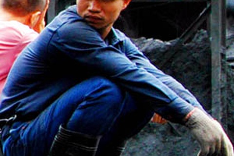 Chưa tiếp cận được vị trí 4 công nhân mắc kẹt