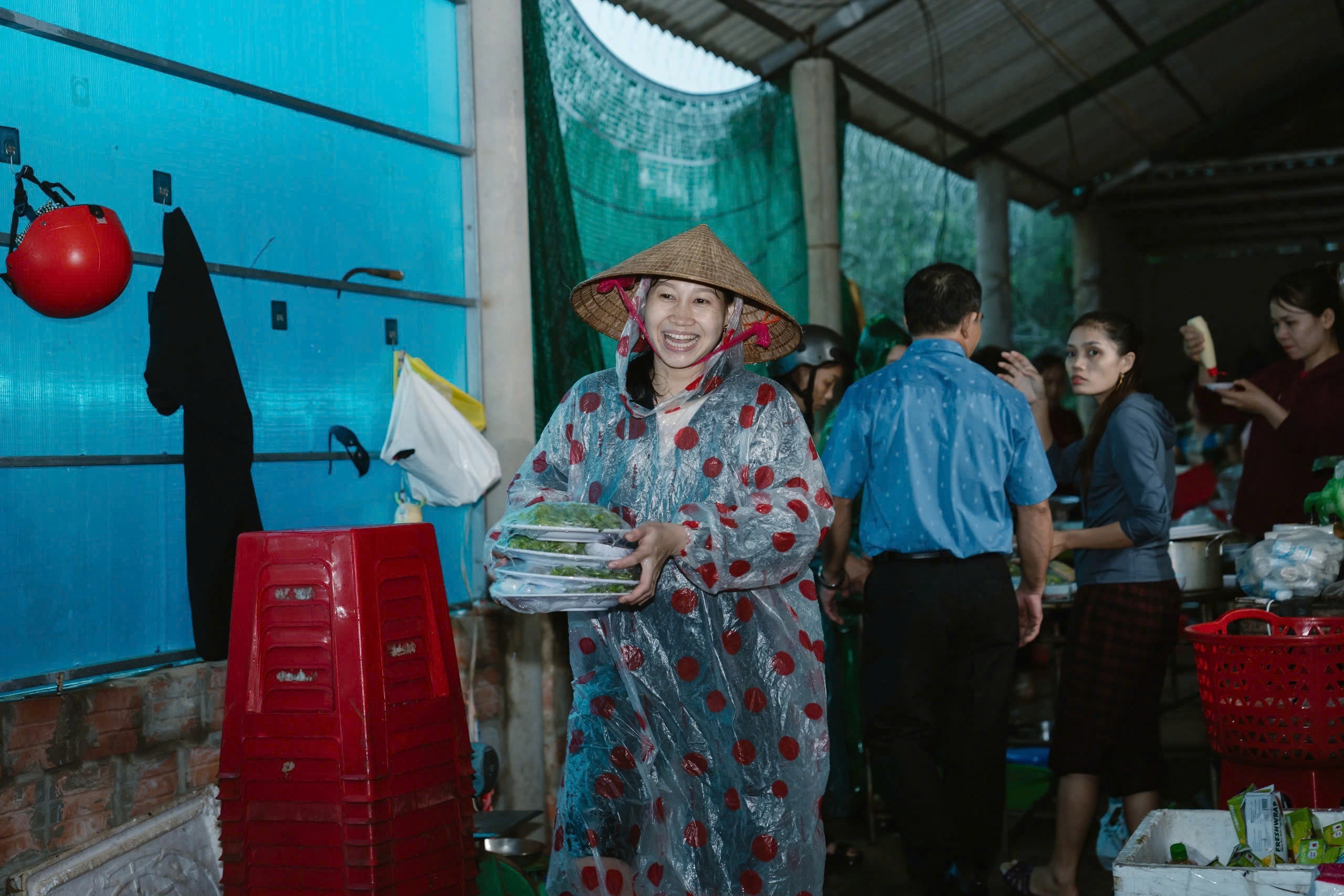 Sập rạp cưới trước giờ G, cặp đôi vẫn tươi cười lưu lại kỷ niệm khó quên - 3