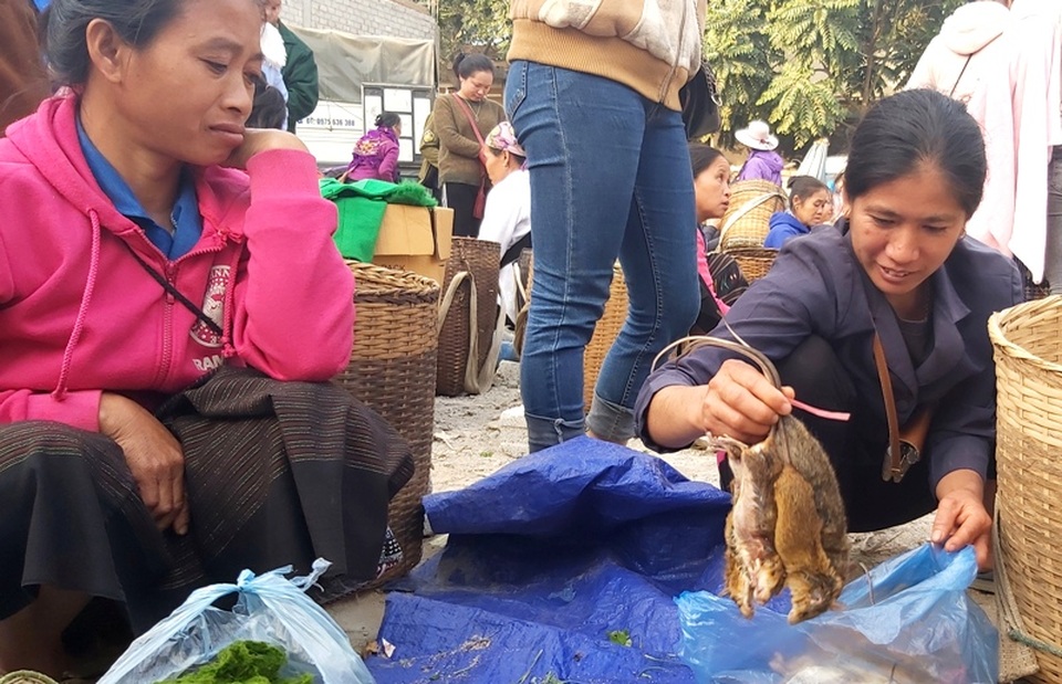 Độc đáo phiên chợ vùng biên những ngày cận Tết - 14 Độc đáo phiên chợ vùng biên những ngày cận Tết - 14