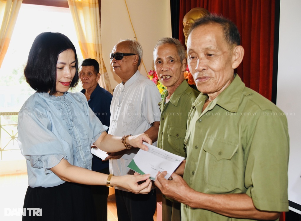 Tri ân nghĩa tình, trách nhiệm với người có công - 7 Tri ân nghĩa tình, trách nhiệm với người có công - 7