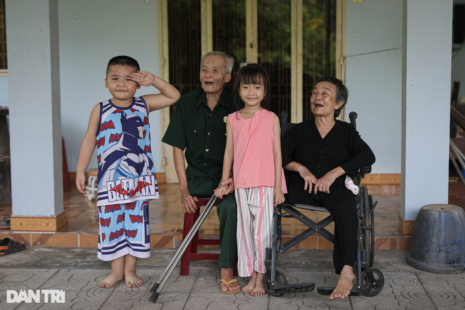 Tình yêu vẹn nguyên suốt nửa thế kỷ từ lời hẹn ước nơi chiến trường - 9 Tình yêu vẹn nguyên suốt nửa thế kỷ từ lời hẹn ước nơi chiến trường - 9
