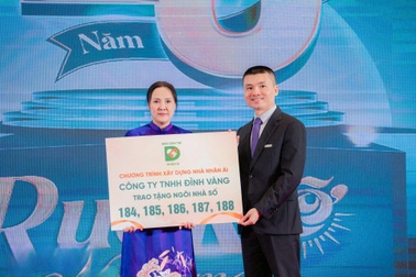 Xã hội phát triển bền vững khi con người biết yêu thương, sẻ chia