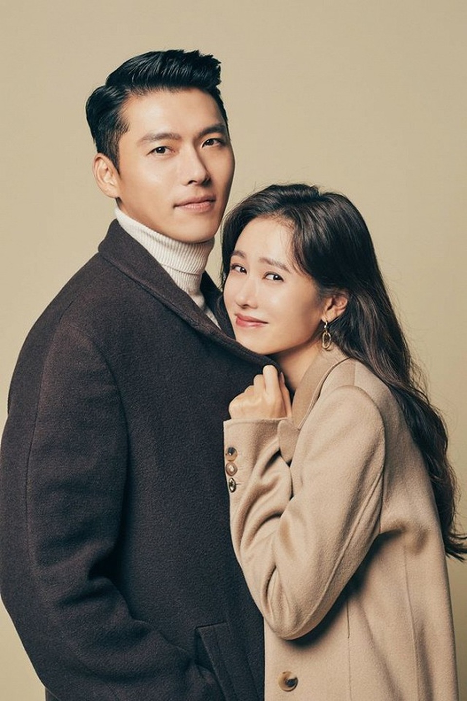 Huyn Bin và Son Ye Jin lại chiếm sóng mạng xã hội vì ảnh tình bể tình - 2 Huyn Bin và Son Ye Jin lại chiếm sóng mạng xã hội vì ảnh tình bể tình - 2