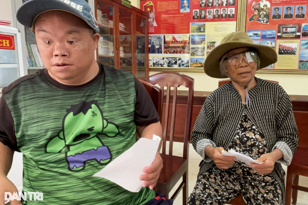 Mong ước tự cầm được chén cơm ăn của người đàn bà bệnh tật - 3 Mong ước tự cầm được chén cơm ăn của người đàn bà bệnh tật - 3